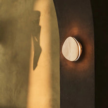 Afbeelding in Gallery-weergave laden, Lulu – Draadloze en Oplaadbare Wandlamp – Dimbare Lamp met Warm Licht