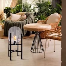 Afbeelding in Gallery-weergave laden, LED Soklamp "Lora" – Hoogte 58 cm – Zwart metaal en helder glas – Voor binnen en buitengebruik