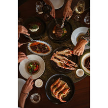 Afbeelding in Gallery-weergave laden, Op bezoek in Ibiza – plekken om naar te verlangen, originele recepten en insider-tips De adviesprijs is de winkelverkoopprijs.