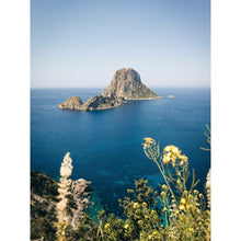 Afbeelding in Gallery-weergave laden, Op bezoek in Ibiza – plekken om naar te verlangen, originele recepten en insider-tips De adviesprijs is de winkelverkoopprijs.