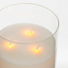 Afbeelding in Gallery-weergave laden, LED Candle - H20 x Ø15 cm - Glass/Wax - Transparent
